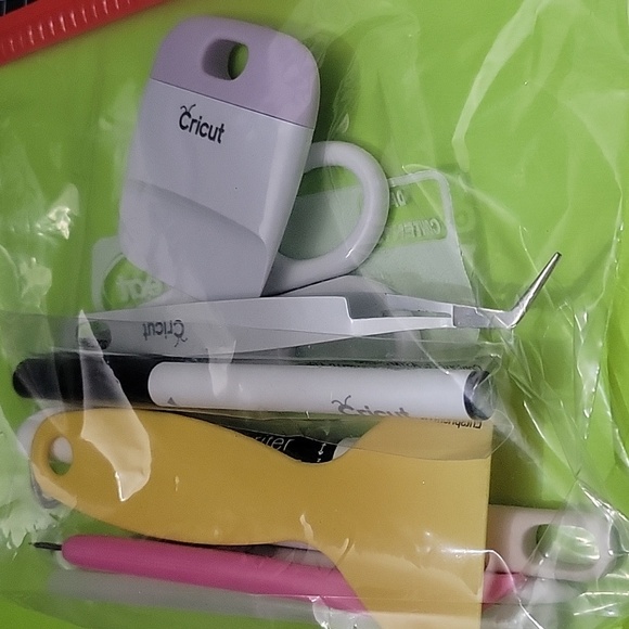 Cricut Vinyl, tools, 10 new 12x12 mats and construction/glitter/sticker paper - Picture 7 of 8